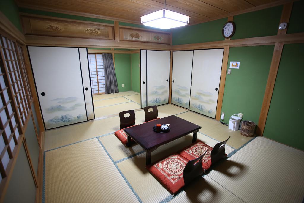 Minshuku Tenhou Hotel Takachiho Esterno foto