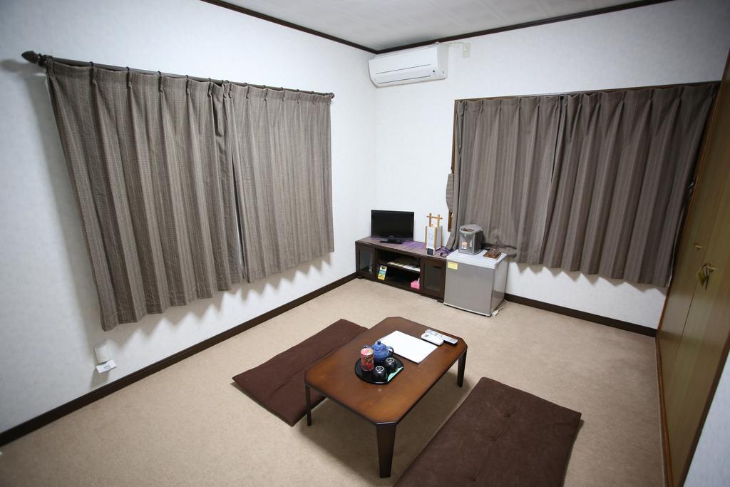 Minshuku Tenhou Hotel Takachiho Esterno foto